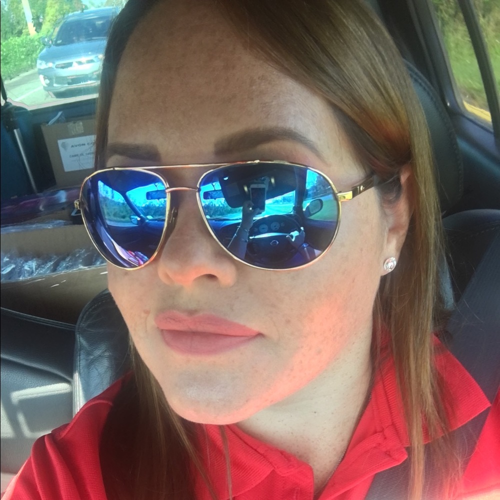 Meet your Posher, María